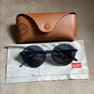 Ray-Ban Black Round Sunglasses with Tan Case